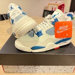Jordan Retro 4 Military Blue Size 8.5